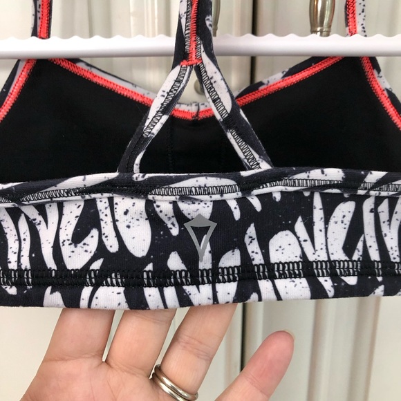 SIZE 4/6 - Ivivva by Lululemon girls bra ๐ - Picture 7 of 7